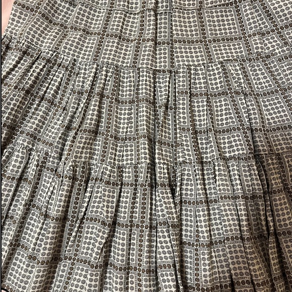 flowy tiered skirt - white - Picture 2 of 5